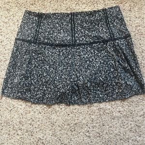 Lululemon athletic Skirt with shorts skort
